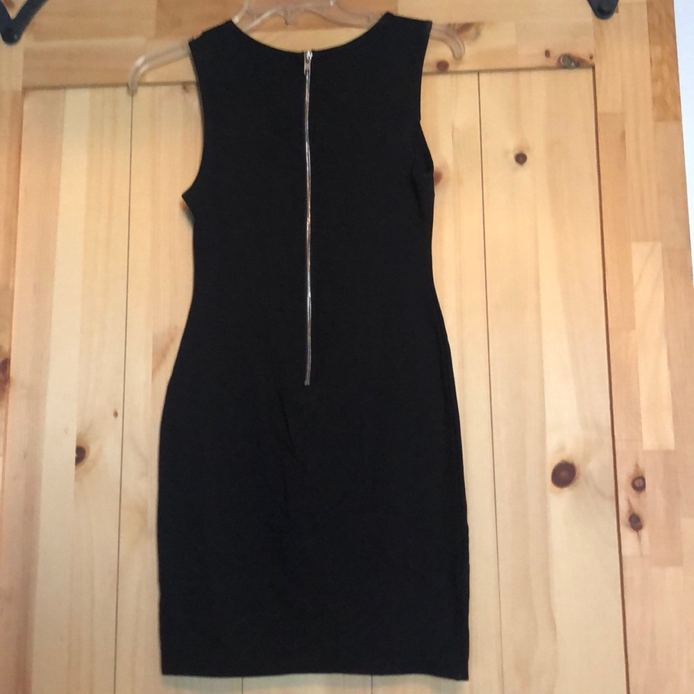 Dress - Picture 3 of 4